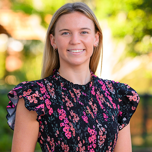 Taylor Davis Headshot